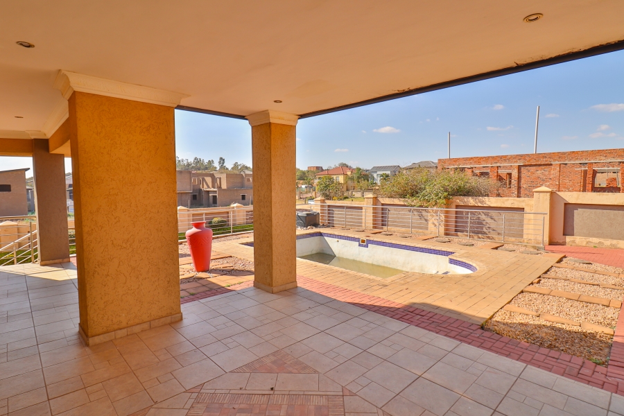 5 Bedroom Property for Sale in Amandasig Gauteng