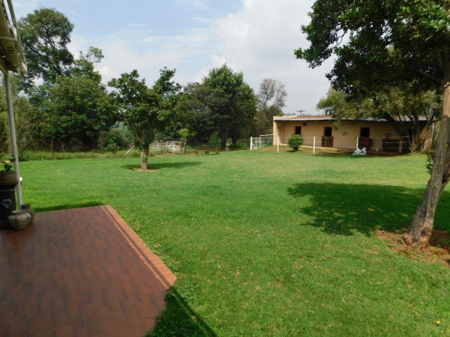 4 Bedroom Property for Sale in Hekpoort Gauteng