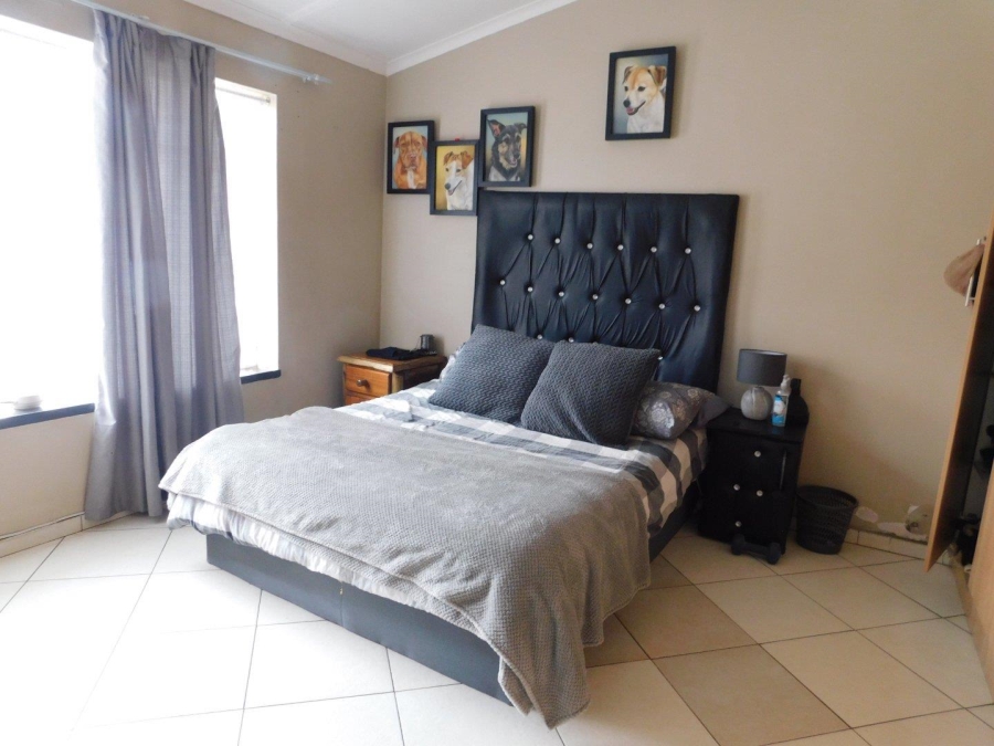 4 Bedroom Property for Sale in Hekpoort Gauteng