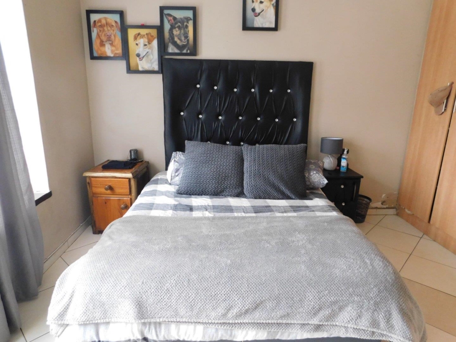 4 Bedroom Property for Sale in Hekpoort Gauteng