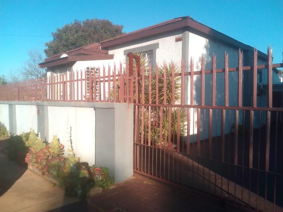 4 Bedroom Property for Sale in Krugersdorp West Gauteng