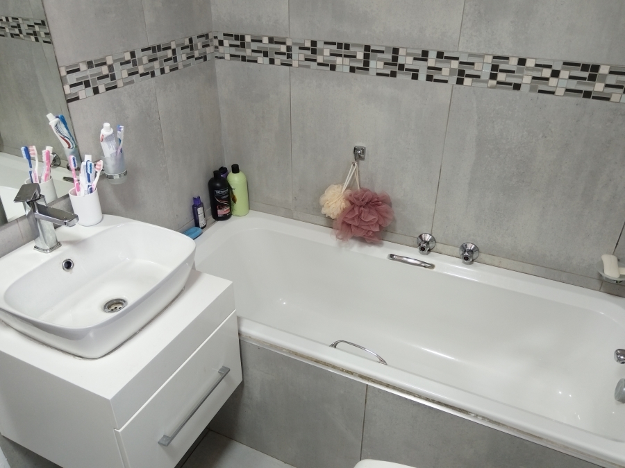 2 Bedroom Property for Sale in Krugersdorp North Gauteng