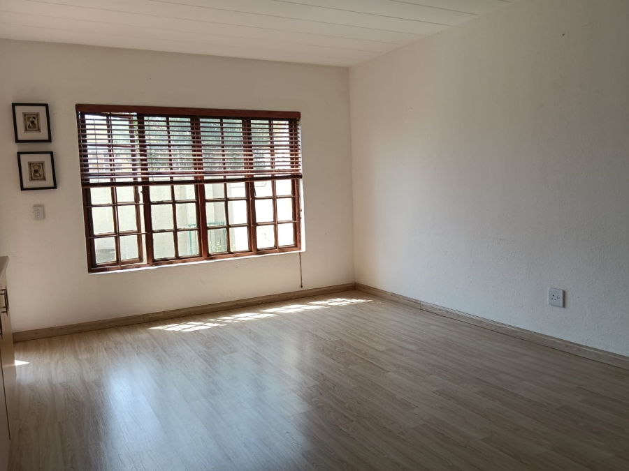 2 Bedroom Property for Sale in Greenhills Gauteng