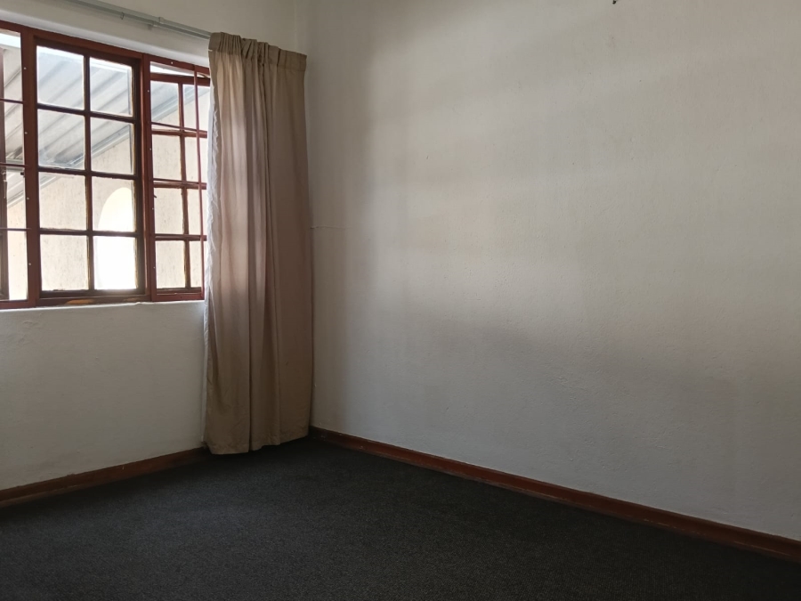 2 Bedroom Property for Sale in Greenhills Gauteng