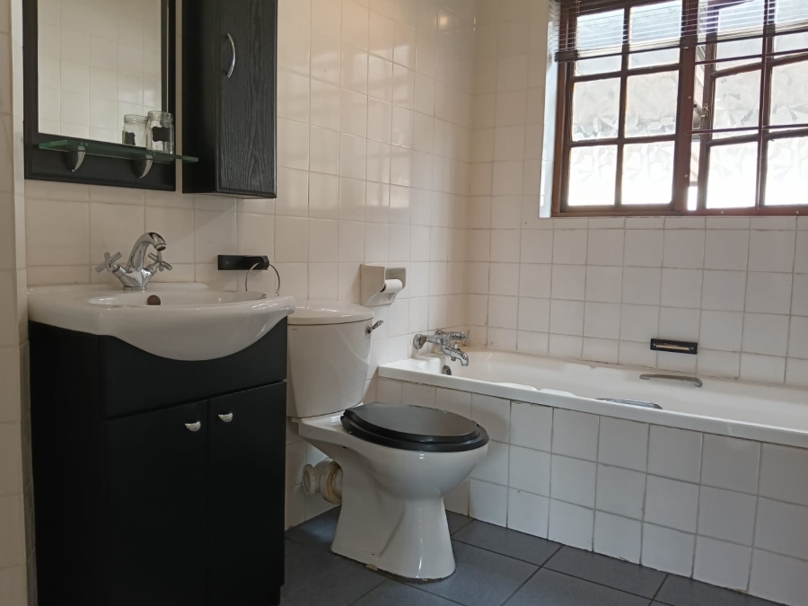 2 Bedroom Property for Sale in Greenhills Gauteng