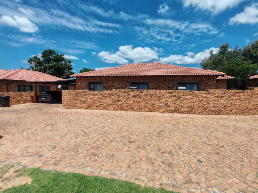 4 Bedroom Property for Sale in Krugersdorp North Gauteng