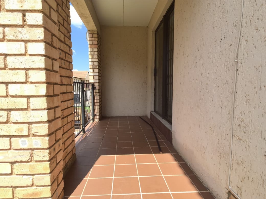 2 Bedroom Property for Sale in Groblerpark Gauteng