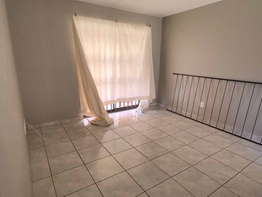 2 Bedroom Property for Sale in Groblerpark Gauteng