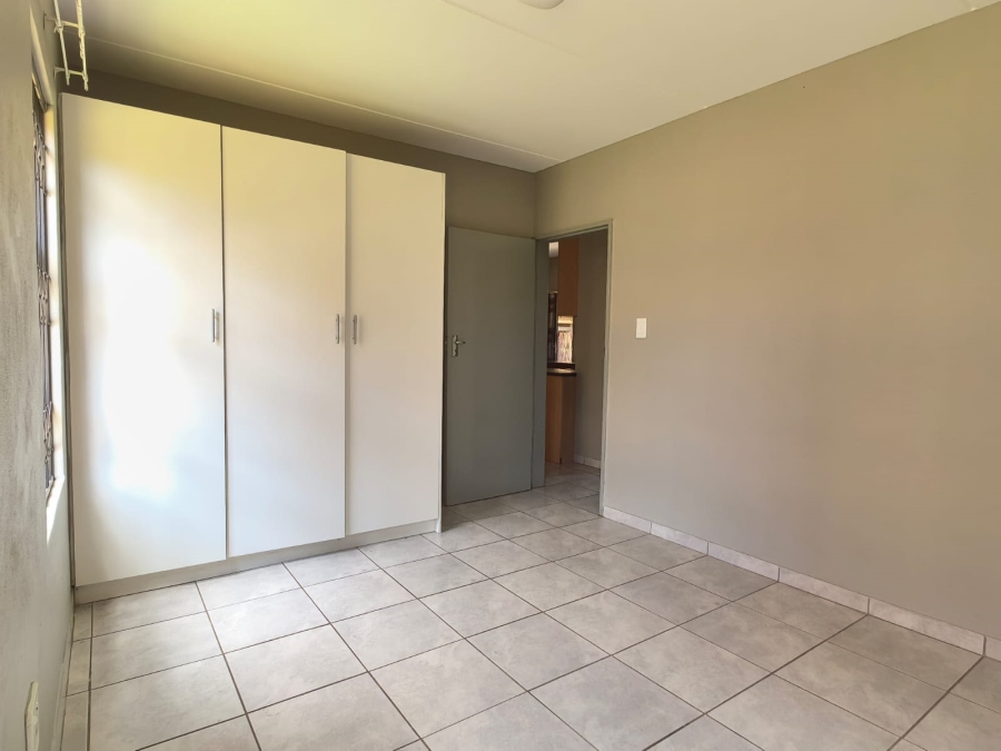 2 Bedroom Property for Sale in Groblerpark Gauteng