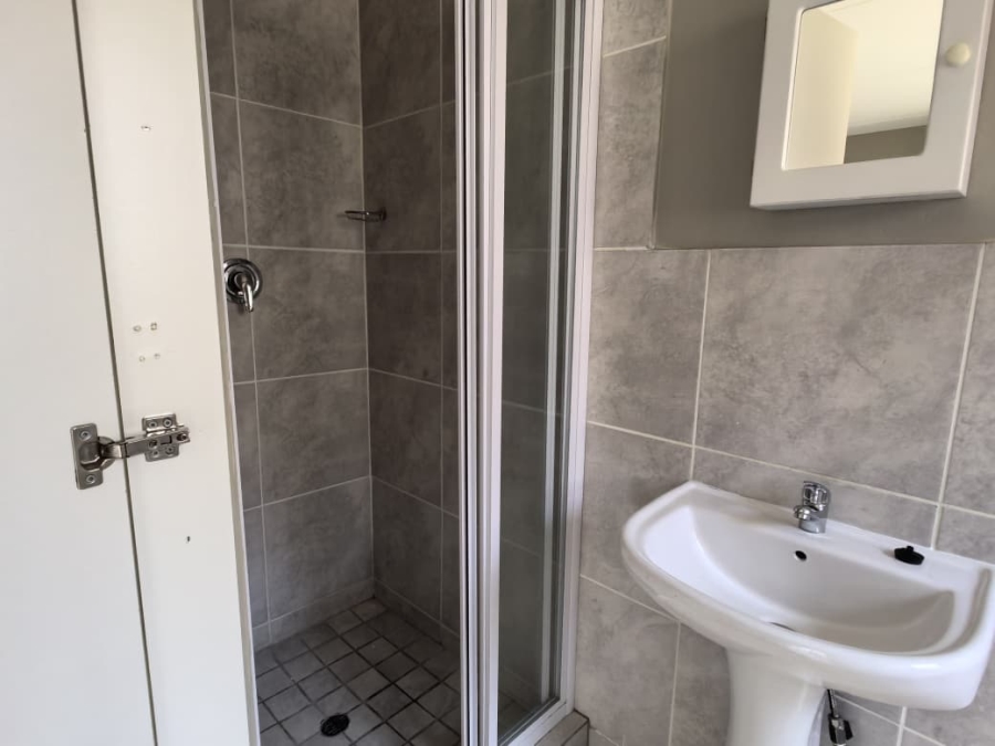 2 Bedroom Property for Sale in Groblerpark Gauteng