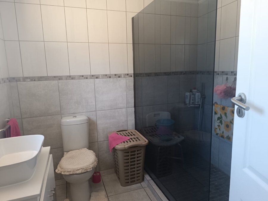 3 Bedroom Property for Sale in Helikonpark Gauteng