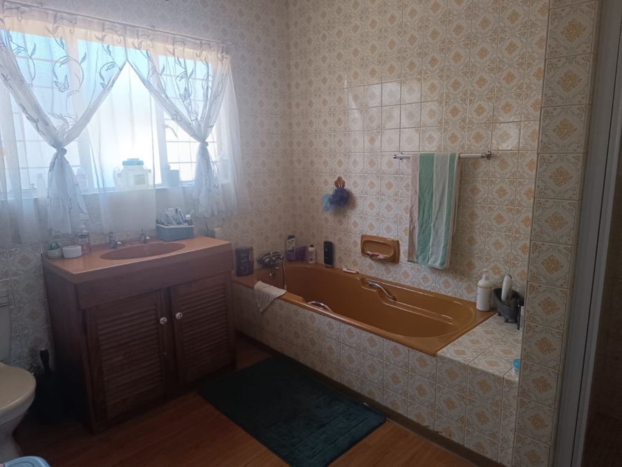 3 Bedroom Property for Sale in Helikonpark Gauteng