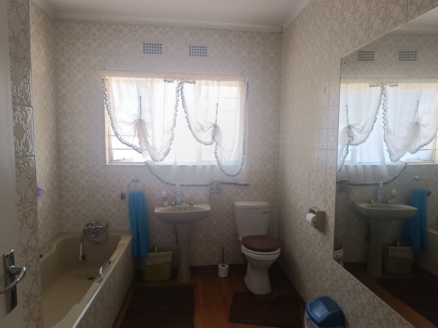3 Bedroom Property for Sale in Helikonpark Gauteng