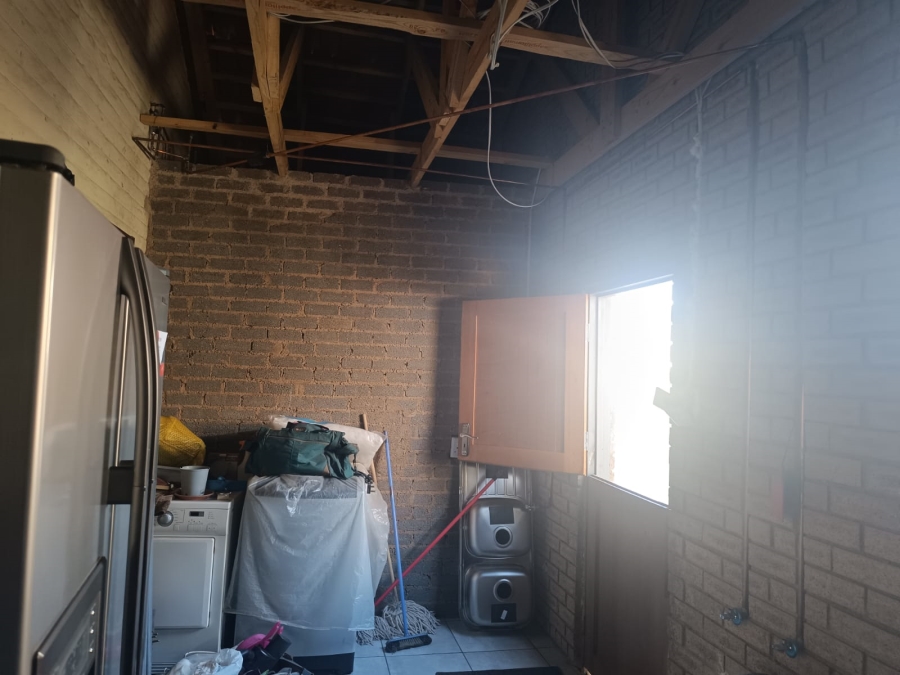 3 Bedroom Property for Sale in Helikonpark Gauteng