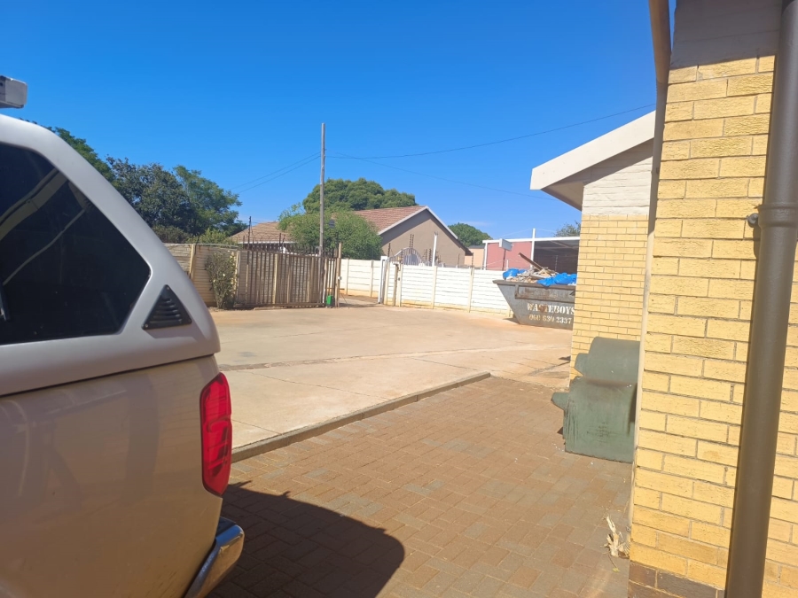 3 Bedroom Property for Sale in Helikonpark Gauteng