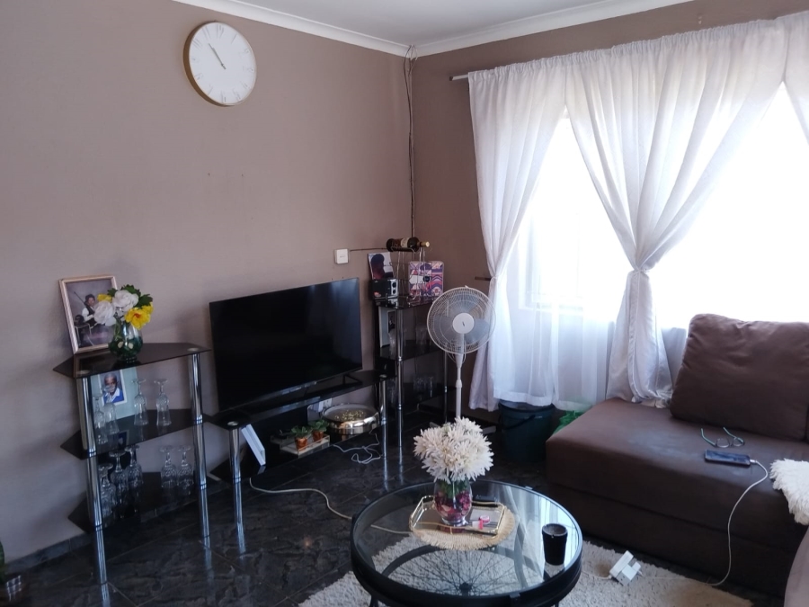 2 Bedroom Property for Sale in Toekomsrus Gauteng