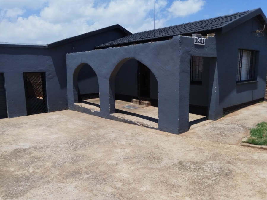 2 Bedroom Property for Sale in Toekomsrus Gauteng