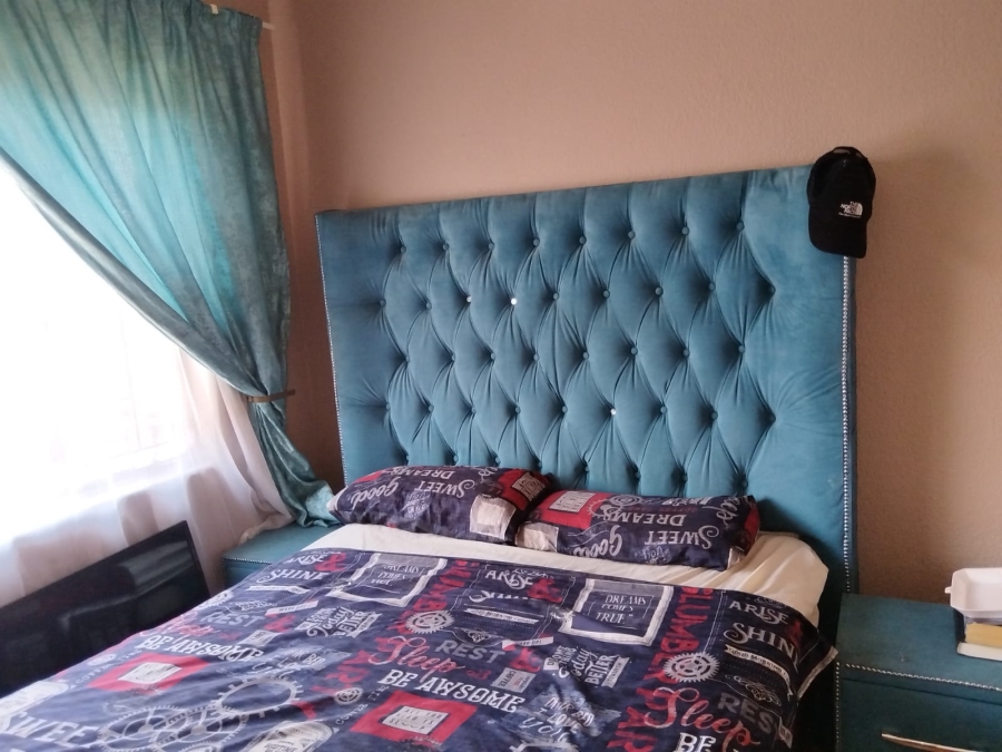 2 Bedroom Property for Sale in Toekomsrus Gauteng