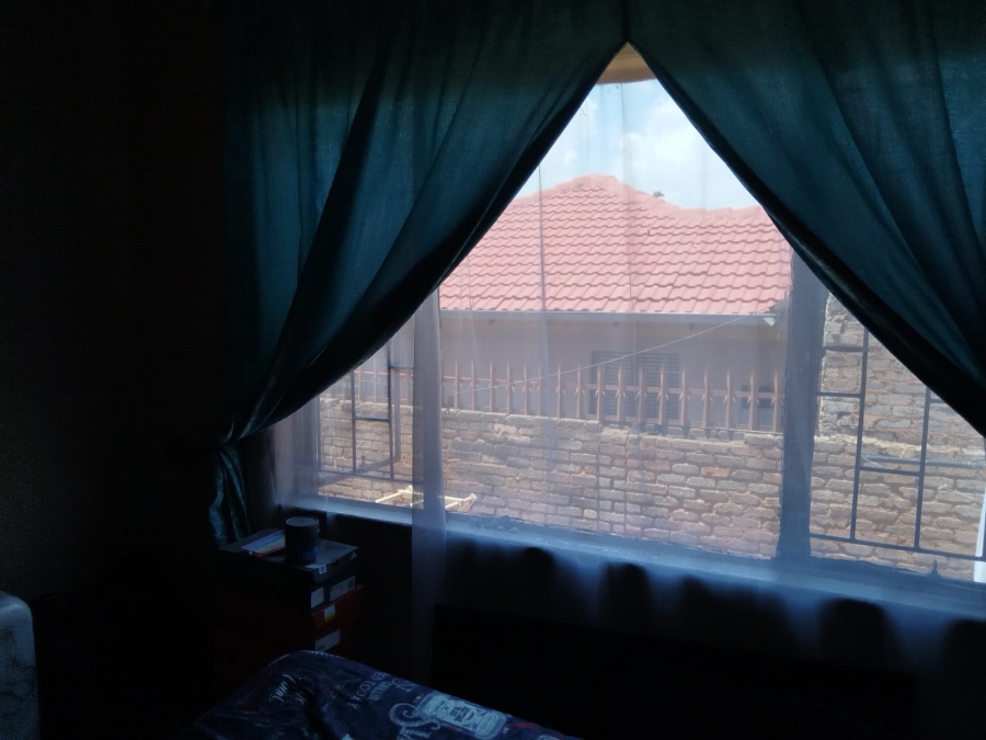 2 Bedroom Property for Sale in Toekomsrus Gauteng