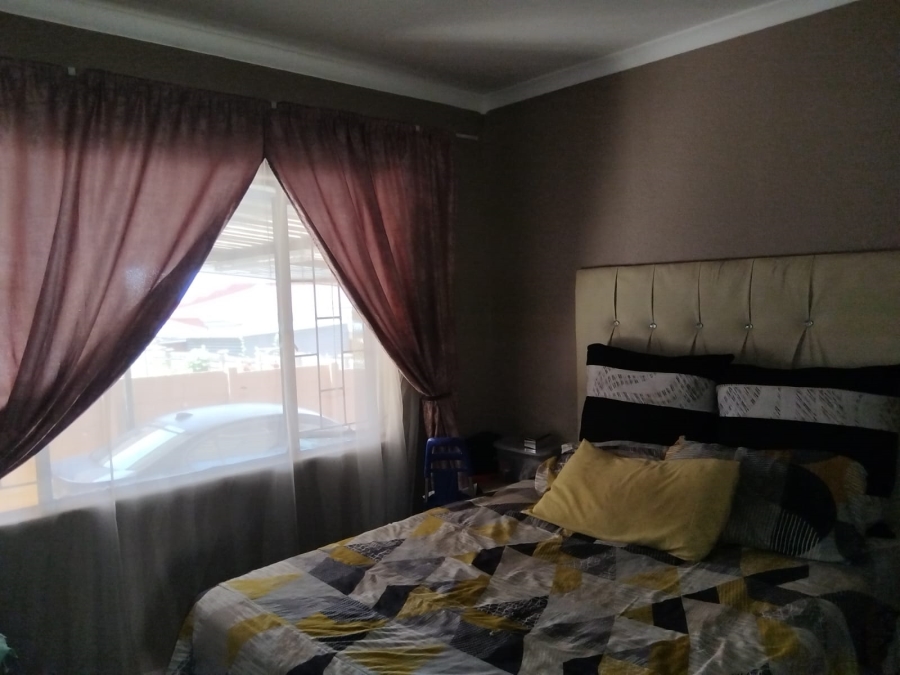 2 Bedroom Property for Sale in Toekomsrus Gauteng