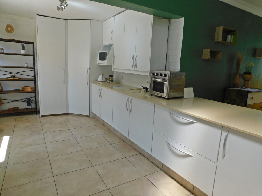 4 Bedroom Property for Sale in Noordheuwel Gauteng