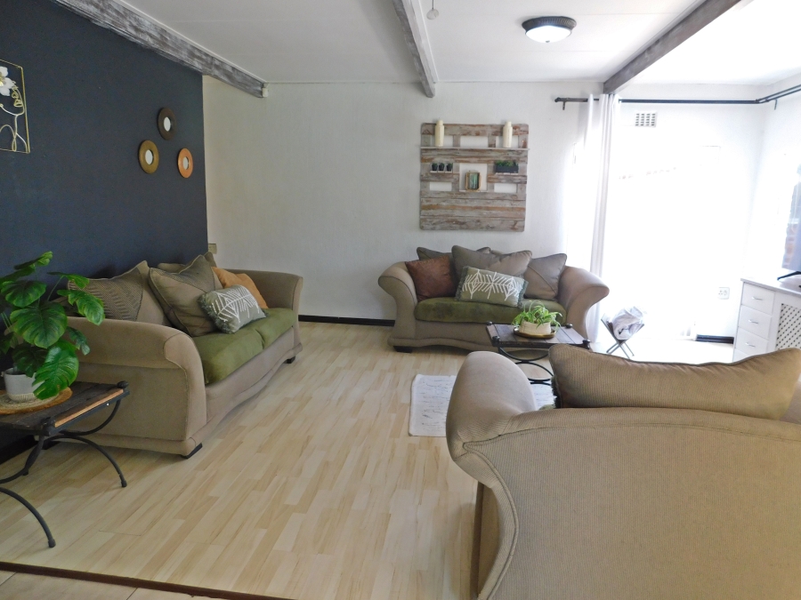 4 Bedroom Property for Sale in Noordheuwel Gauteng