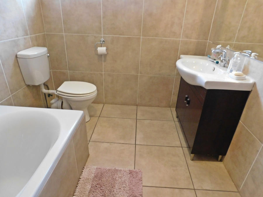 4 Bedroom Property for Sale in Noordheuwel Gauteng