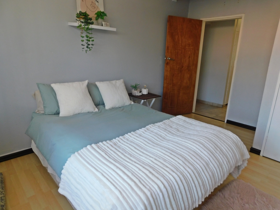 4 Bedroom Property for Sale in Noordheuwel Gauteng