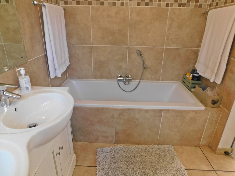 4 Bedroom Property for Sale in Noordheuwel Gauteng