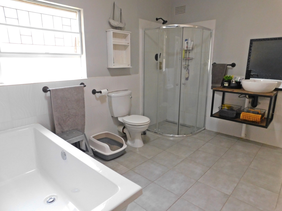 4 Bedroom Property for Sale in Noordheuwel Gauteng