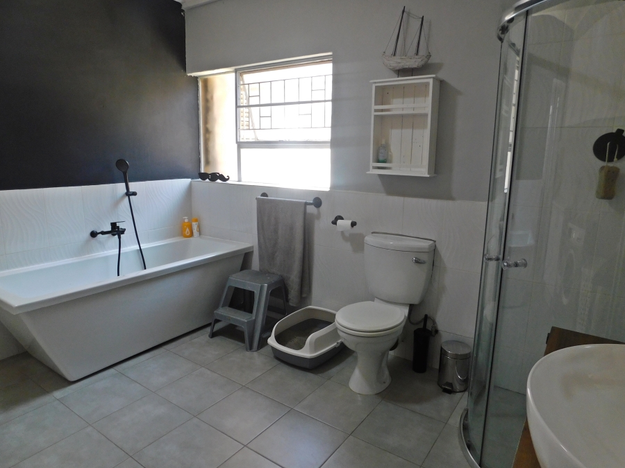 4 Bedroom Property for Sale in Noordheuwel Gauteng