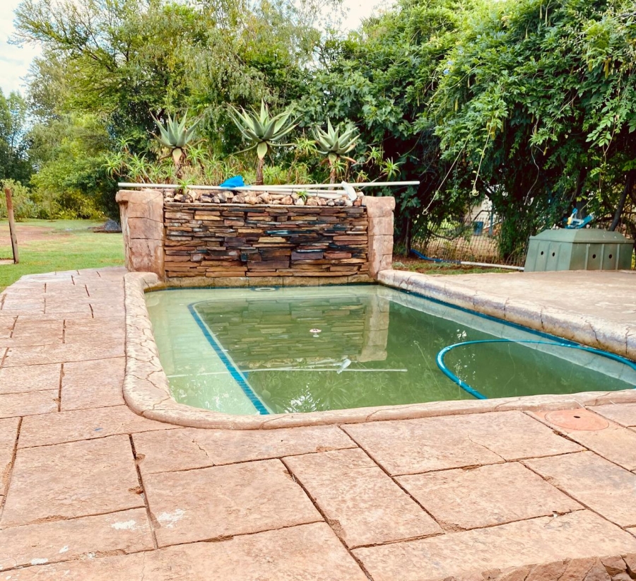 3 Bedroom Property for Sale in Tarlton Gauteng