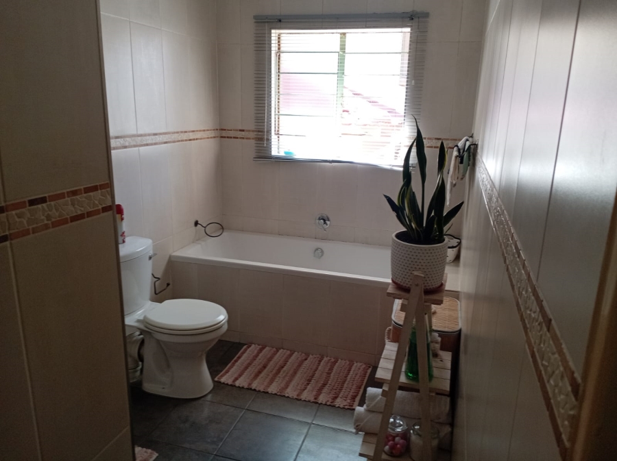 3 Bedroom Property for Sale in Weltevreden Park Gauteng