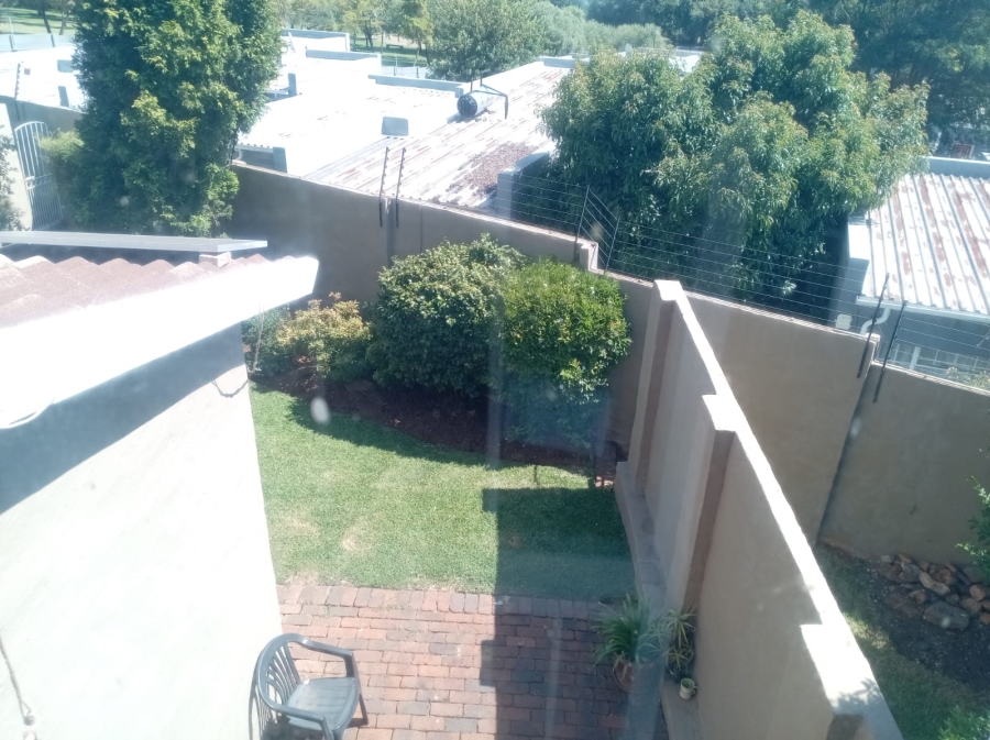 3 Bedroom Property for Sale in Weltevreden Park Gauteng