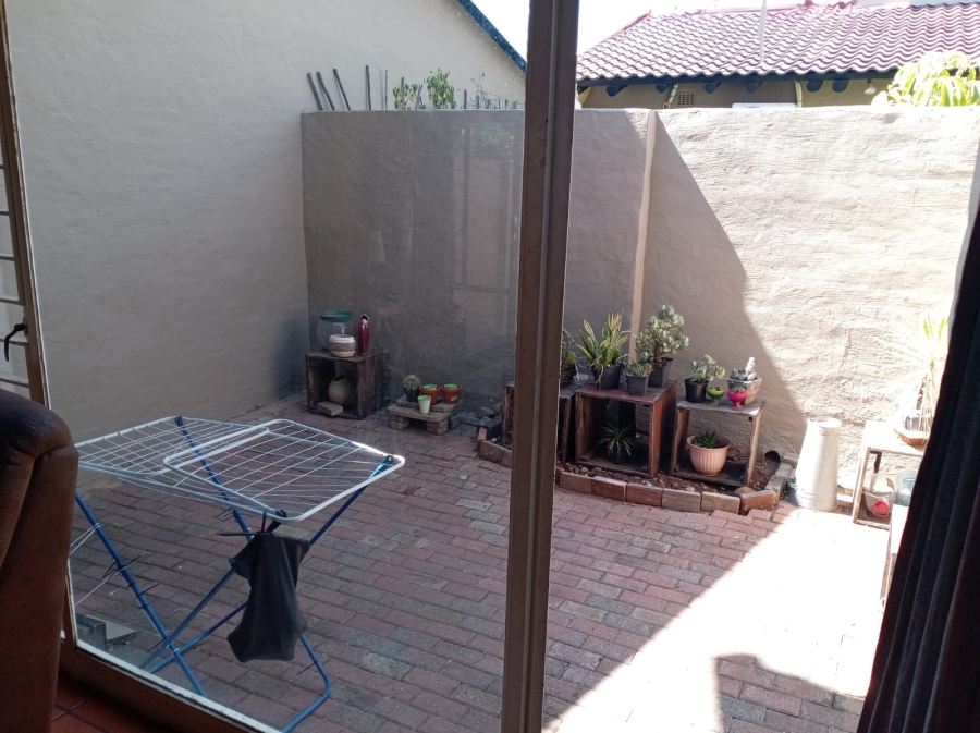 3 Bedroom Property for Sale in Weltevreden Park Gauteng