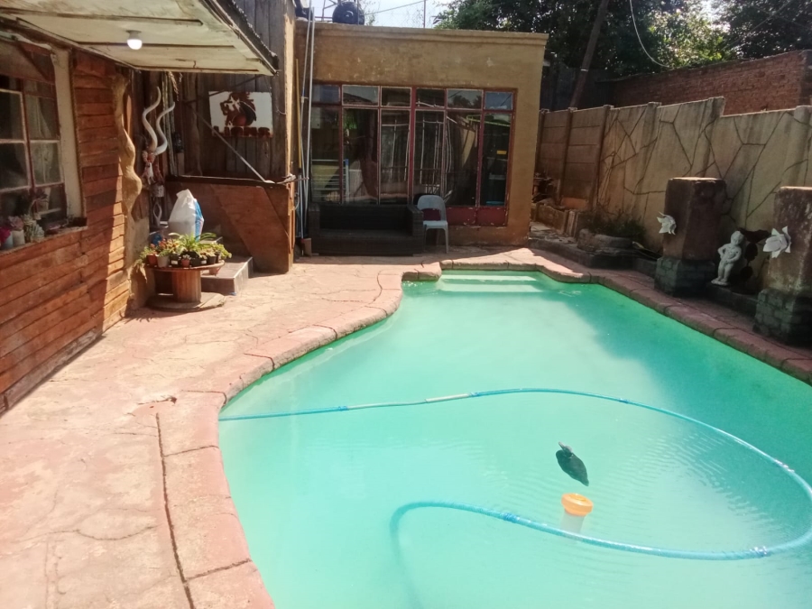 4 Bedroom Property for Sale in Roodepoort North Gauteng