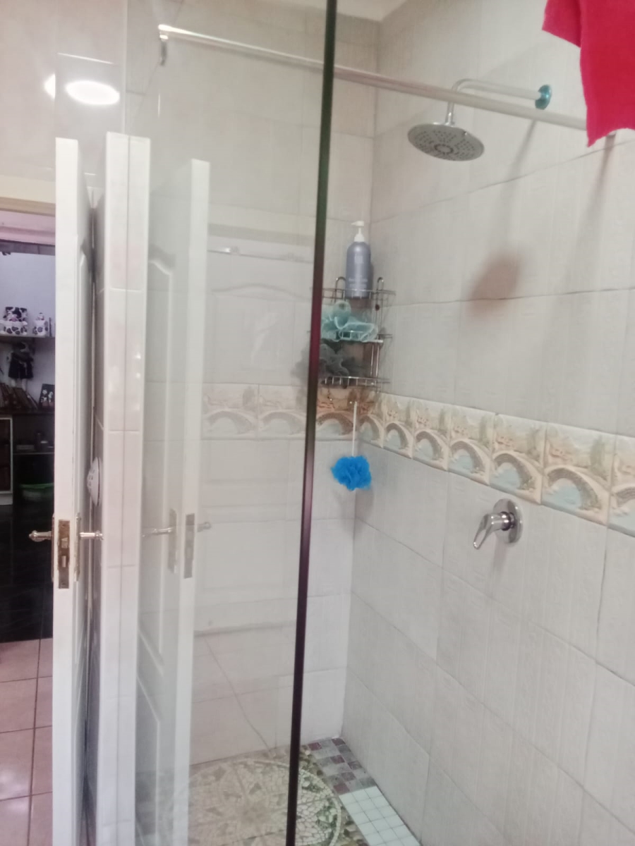 4 Bedroom Property for Sale in Roodepoort North Gauteng