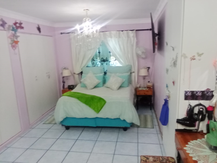 4 Bedroom Property for Sale in Roodepoort North Gauteng