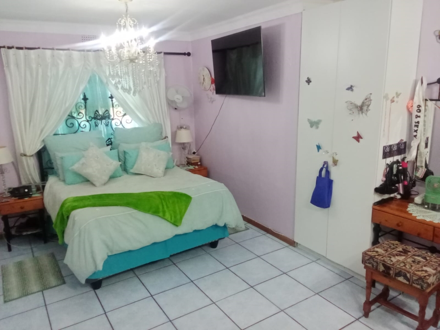 4 Bedroom Property for Sale in Roodepoort North Gauteng