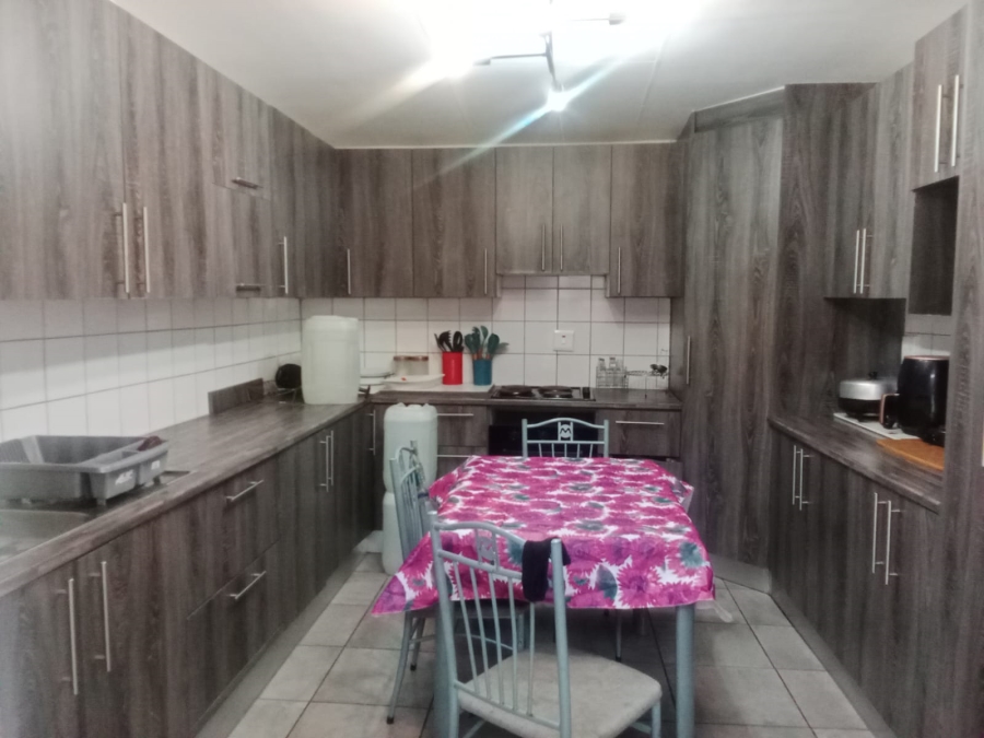 4 Bedroom Property for Sale in Roodepoort North Gauteng