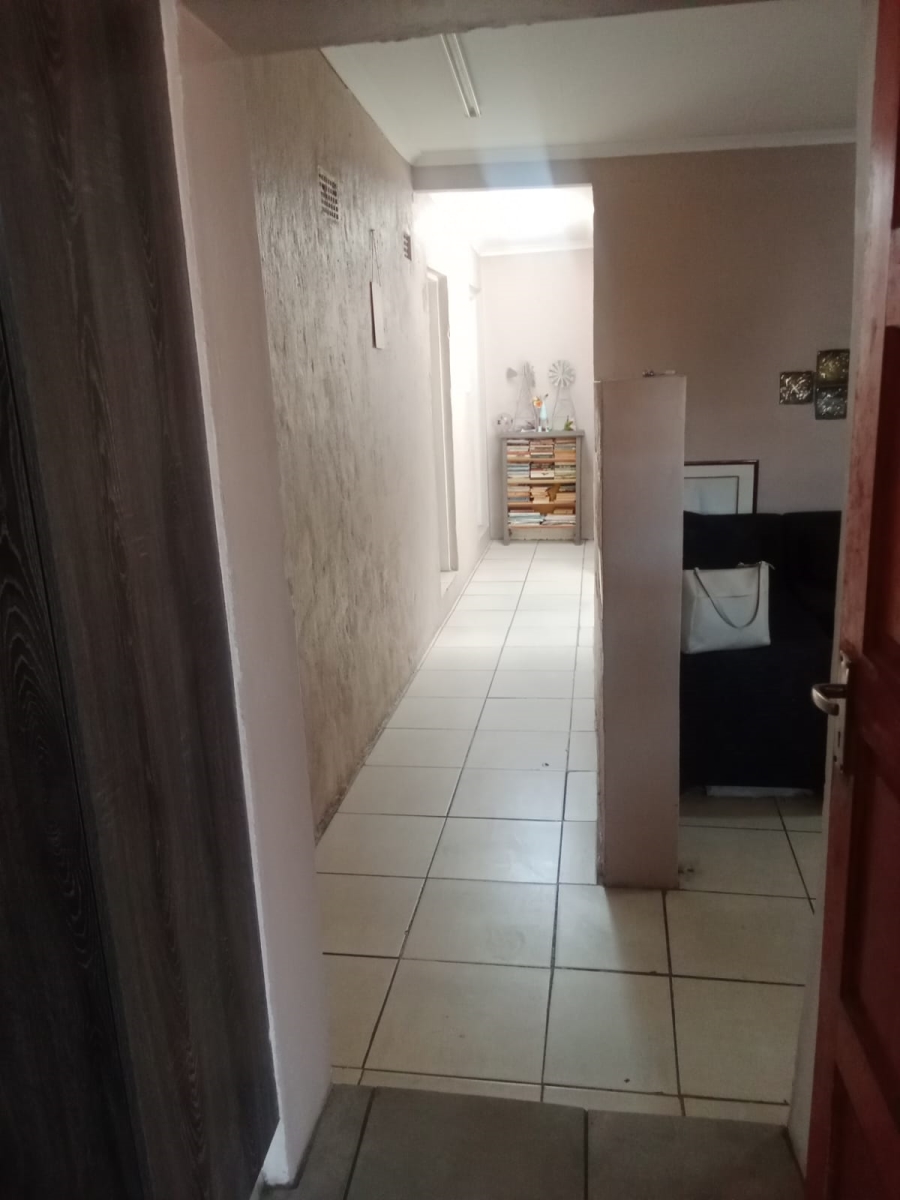 4 Bedroom Property for Sale in Roodepoort North Gauteng