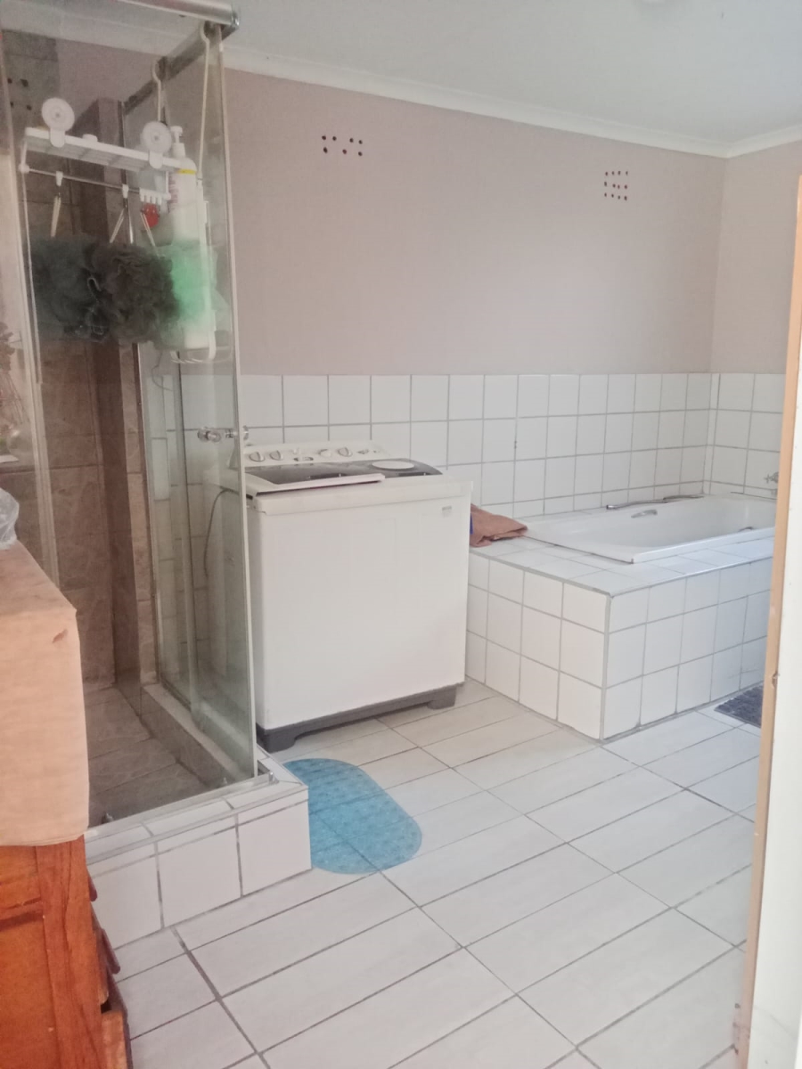 4 Bedroom Property for Sale in Roodepoort North Gauteng