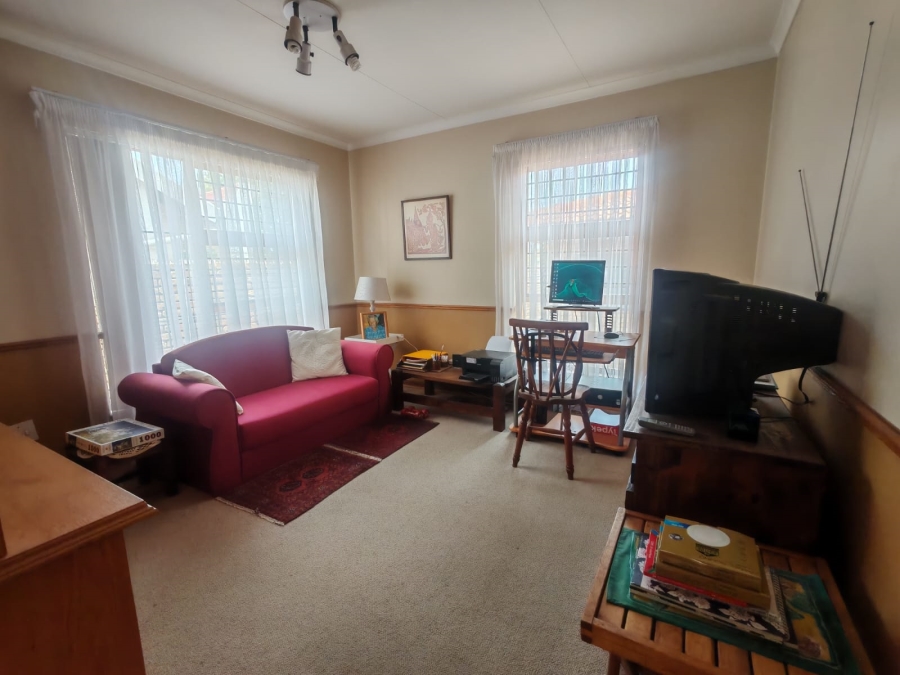 4 Bedroom Property for Sale in Ontdekkerspark Gauteng