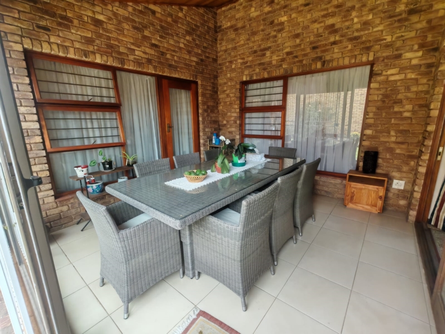 4 Bedroom Property for Sale in Ontdekkerspark Gauteng