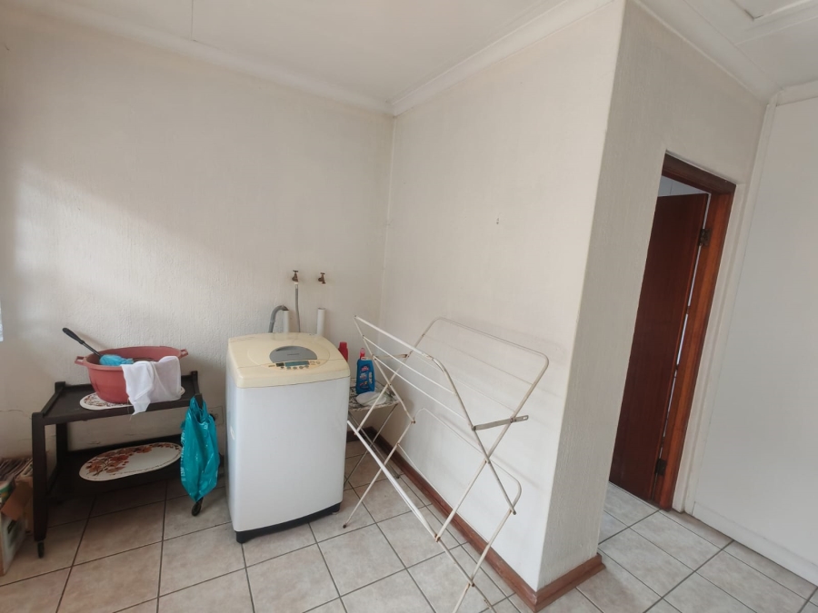 4 Bedroom Property for Sale in Ontdekkerspark Gauteng