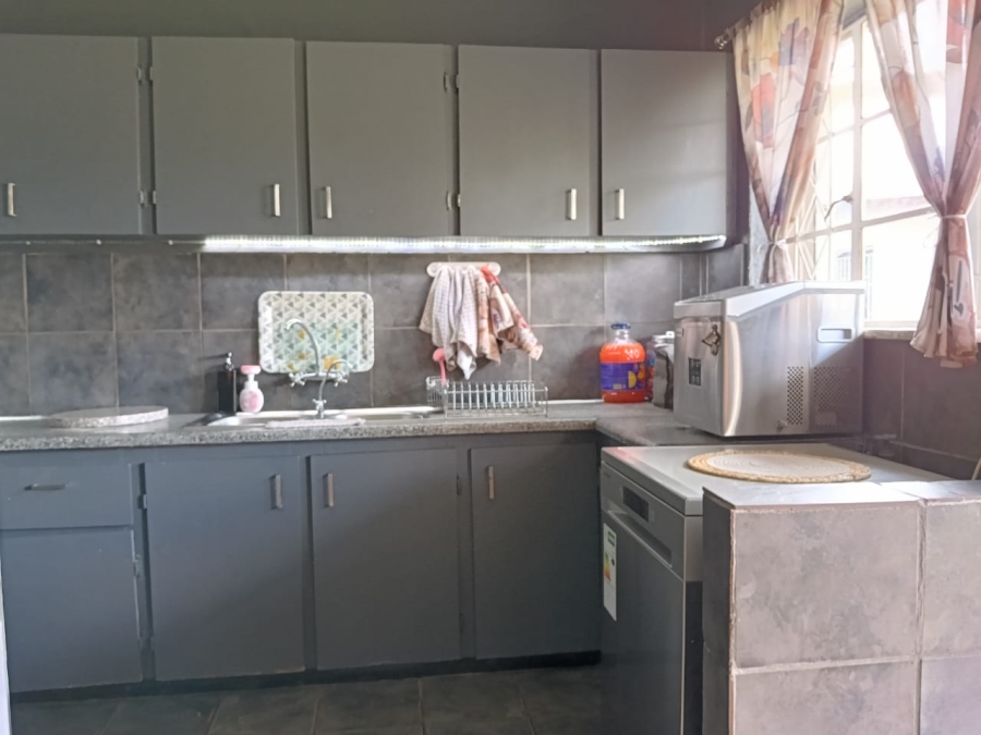 4 Bedroom Property for Sale in Randgate Gauteng