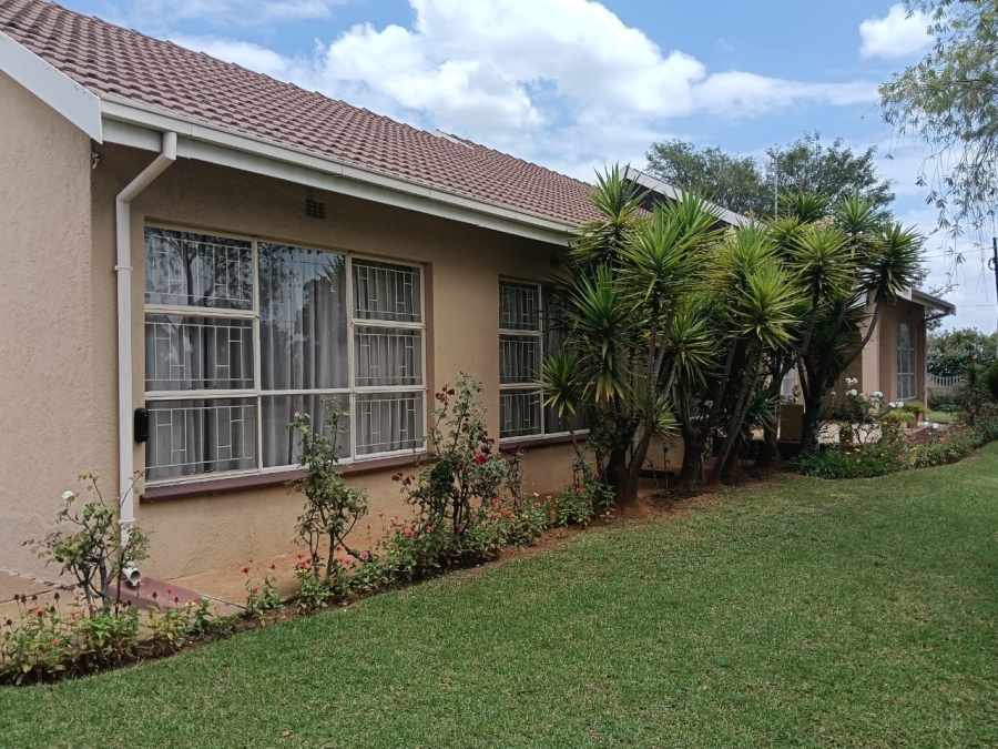 3 Bedroom Property for Sale in Westonaria Gauteng