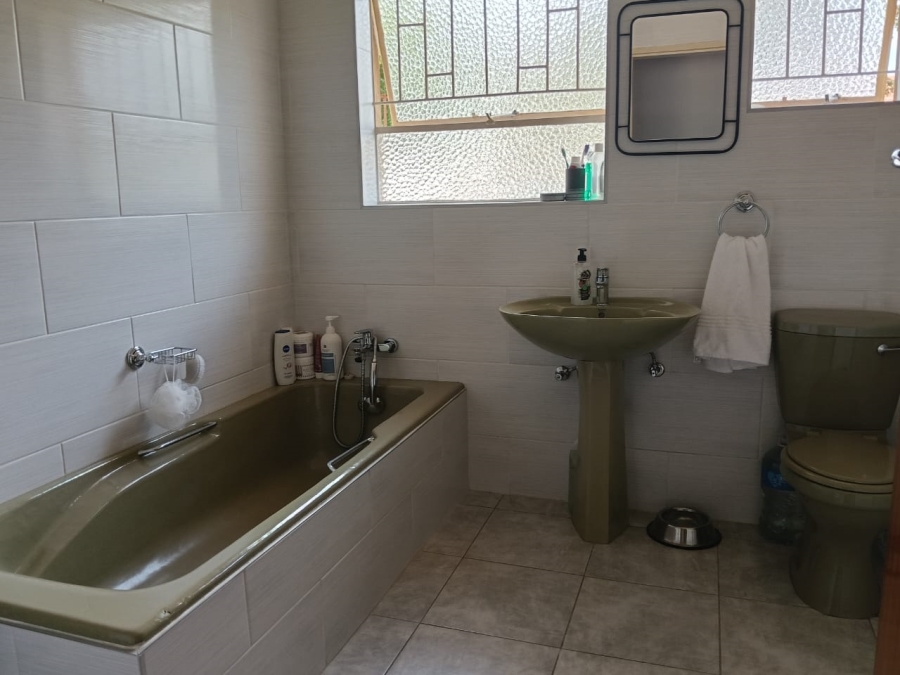3 Bedroom Property for Sale in Westonaria Gauteng