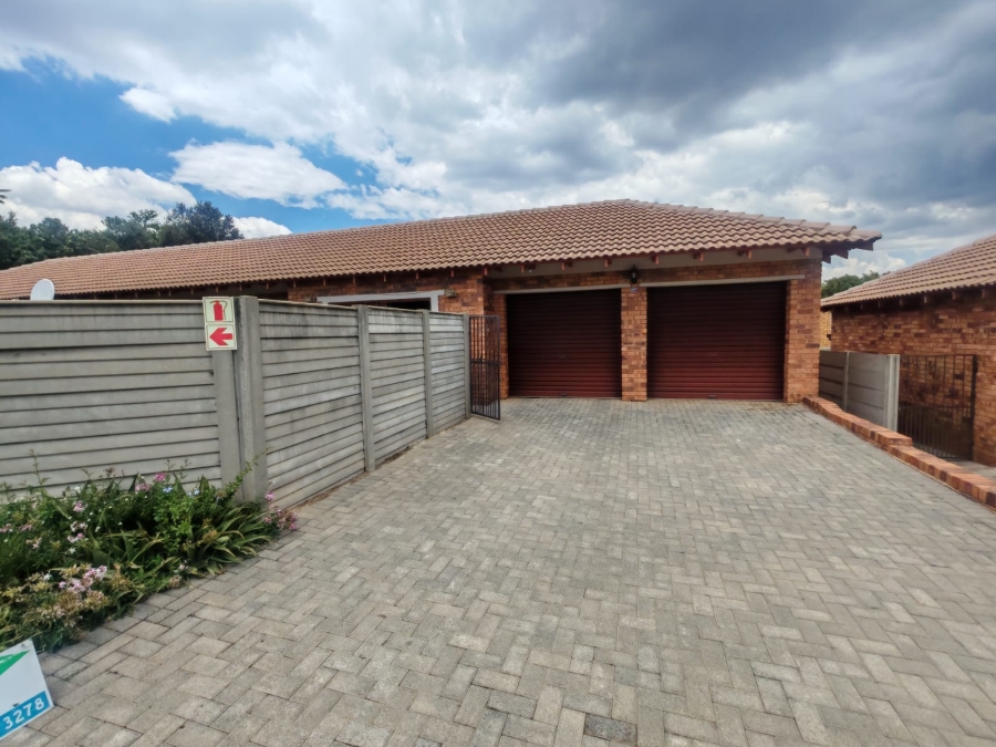 2 Bedroom Property for Sale in Honeydew Ridge Gauteng
