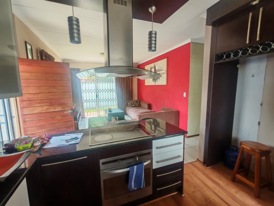 2 Bedroom Property for Sale in Roodepoort Gauteng